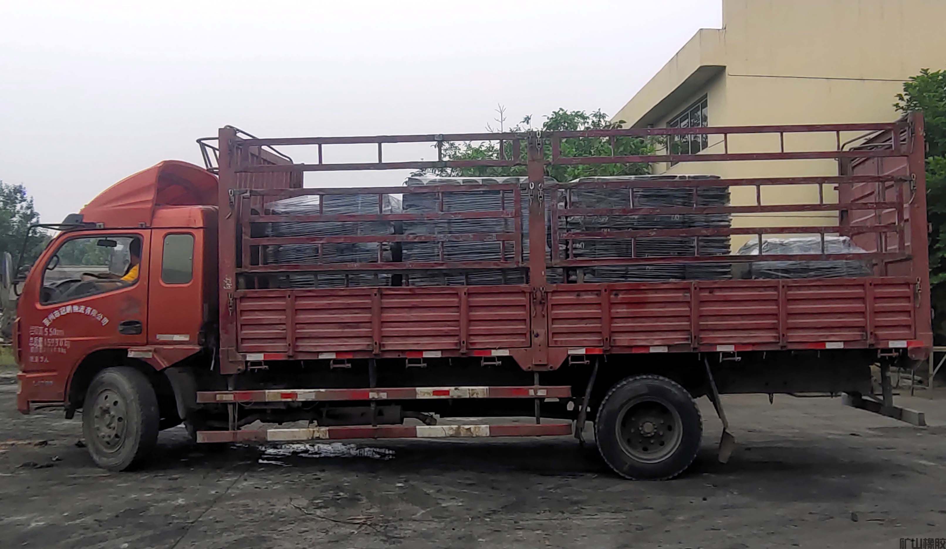 三車齊發(fā)，送上祝福(圖1)