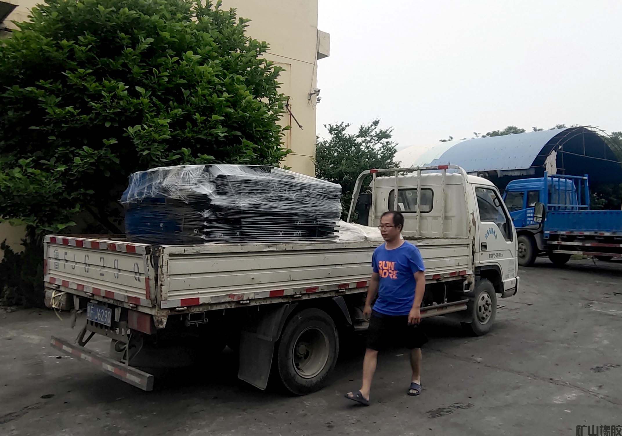 三車齊發(fā)，送上祝福(圖3)