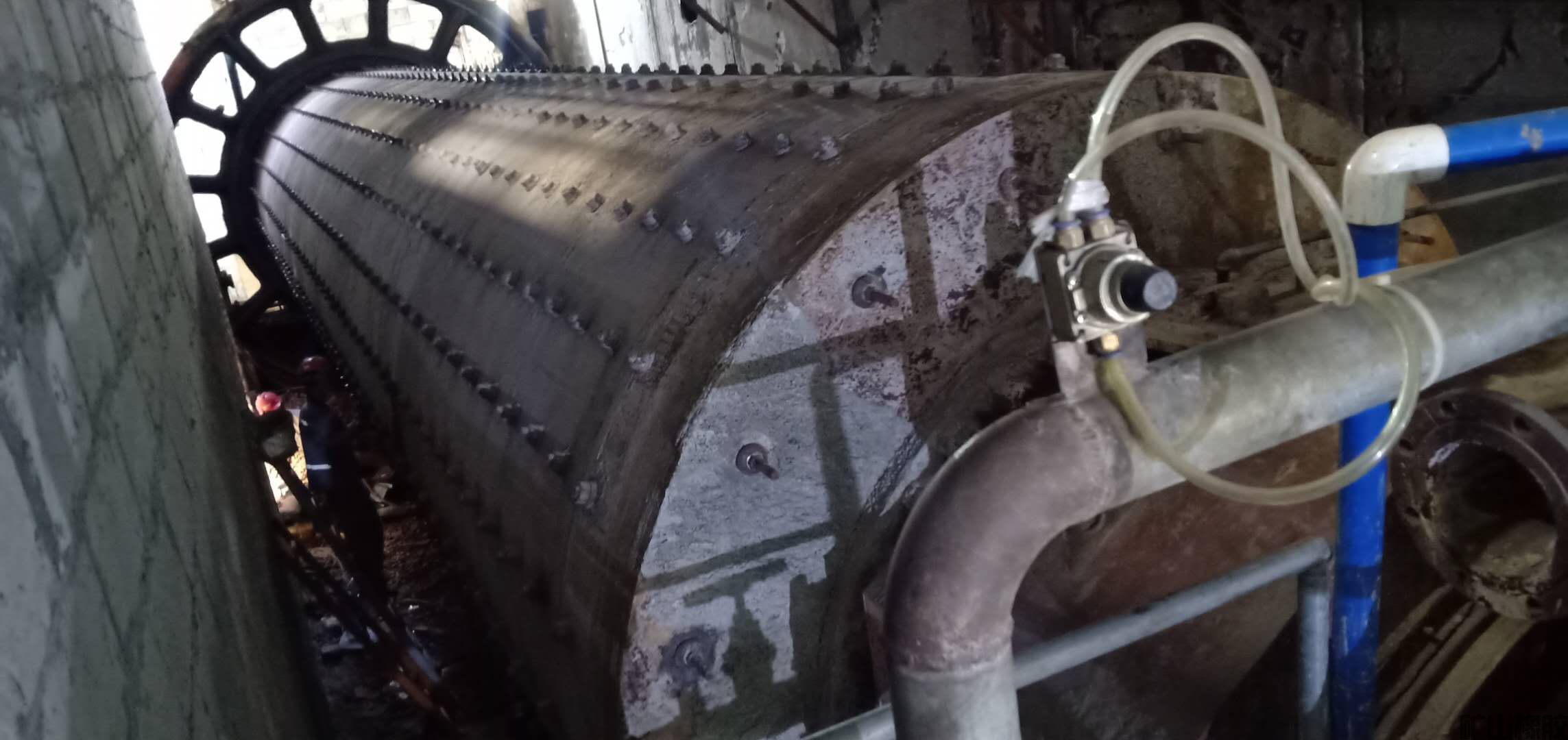 再接再厲，海南2臺磨機襯板安裝完工(圖2)