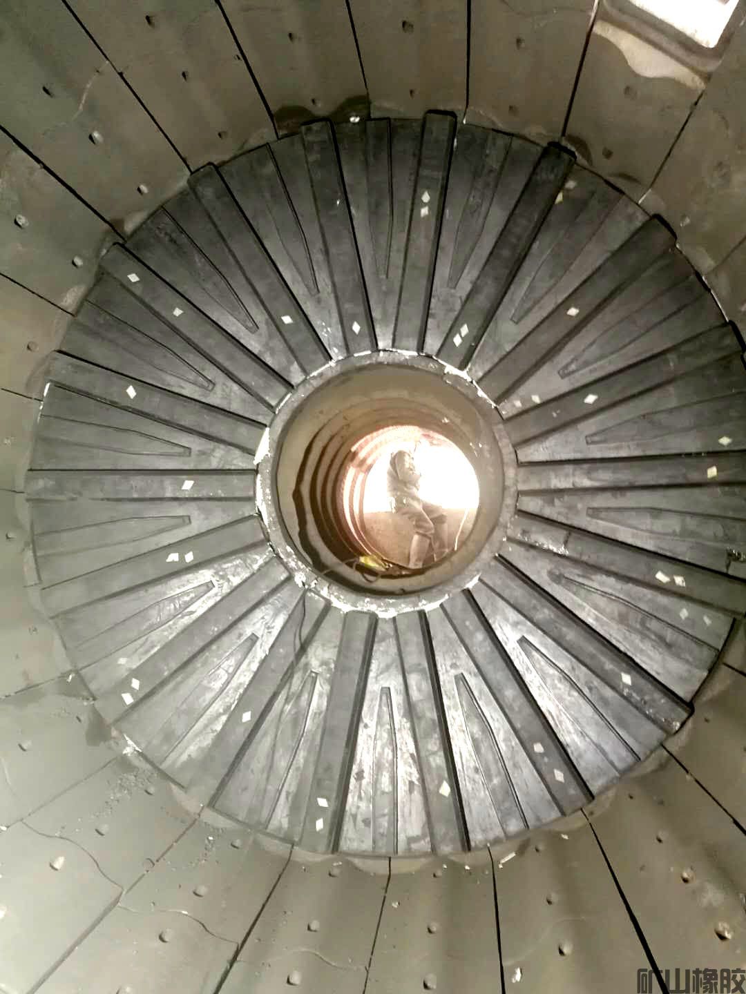 你的球磨機(jī)還在使用高錳鋼端襯？落伍了！(圖2)